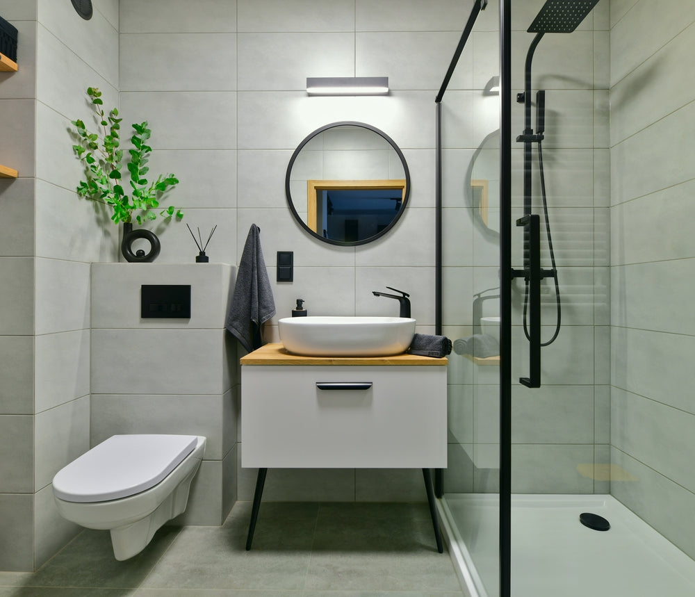mobilier funcțional și instalații compacte pentru baie