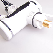 Robinet Electric cu Incalzire Instantanee a Apei, Afisaj Temperatura LED, Orizontal cu Montaj pe Chiuveta/Cada, Putere 3000 W, Apa Calda 30°C-60°C, Alb, Z007XDT