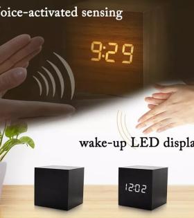 Ceas Electronic cu Alarmă, Afișaj LED, Negru cu Afișaj Alb/Verde/Roșu - Negru-alb