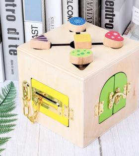 Jucărie Educativă Multifuncțională Montessori tip Cubul Încuietorilor Magice, 6 Piese, Multicolor, Lemn și Metal