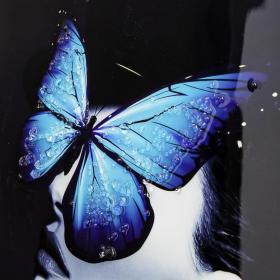 Tablou Femeia cu fluture turcoaz 61x41cm, rama aurie, TBL13/AU